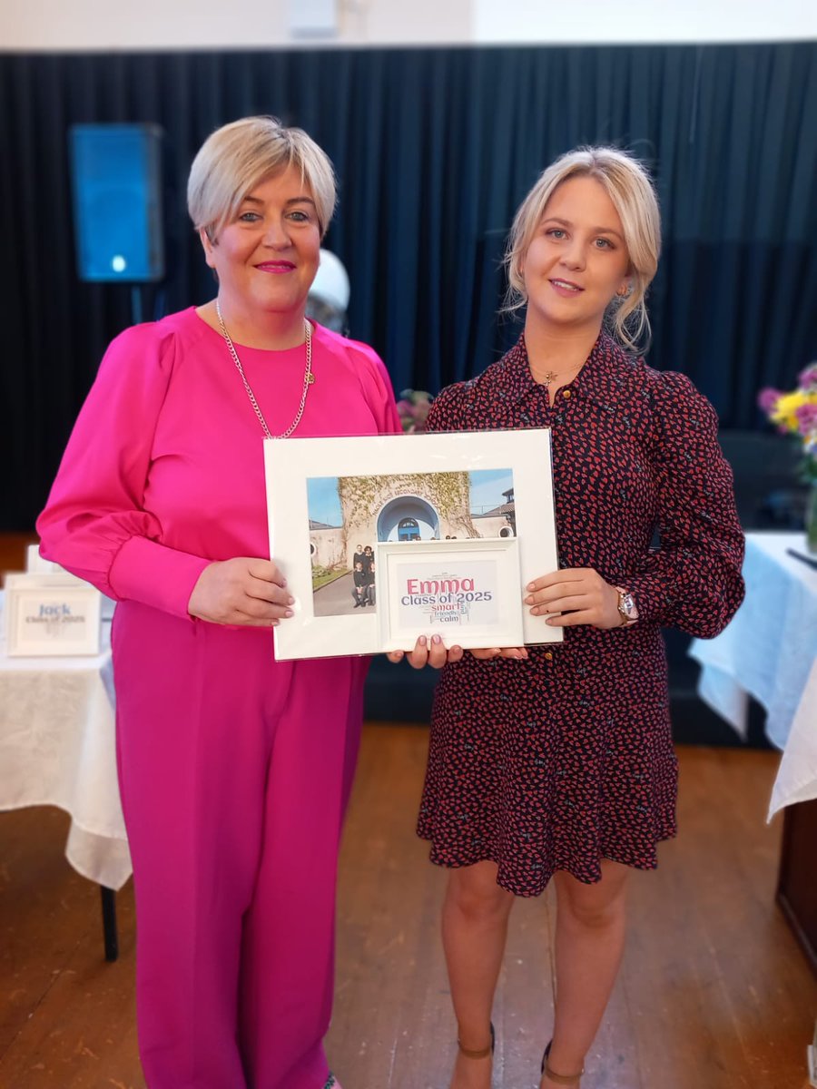 NagleRice's tweet photo. " Goodness will be rewarded, smiles will be paid back, have fun, find strength, be truthful, have faith. Don't focus on the things you lack, realise that people are the treasures in life, happiness is the real wealth in life"⭐ 

Ms Lysaght's address 🎓🎉 https://t.co/L4TjgzMdJP
