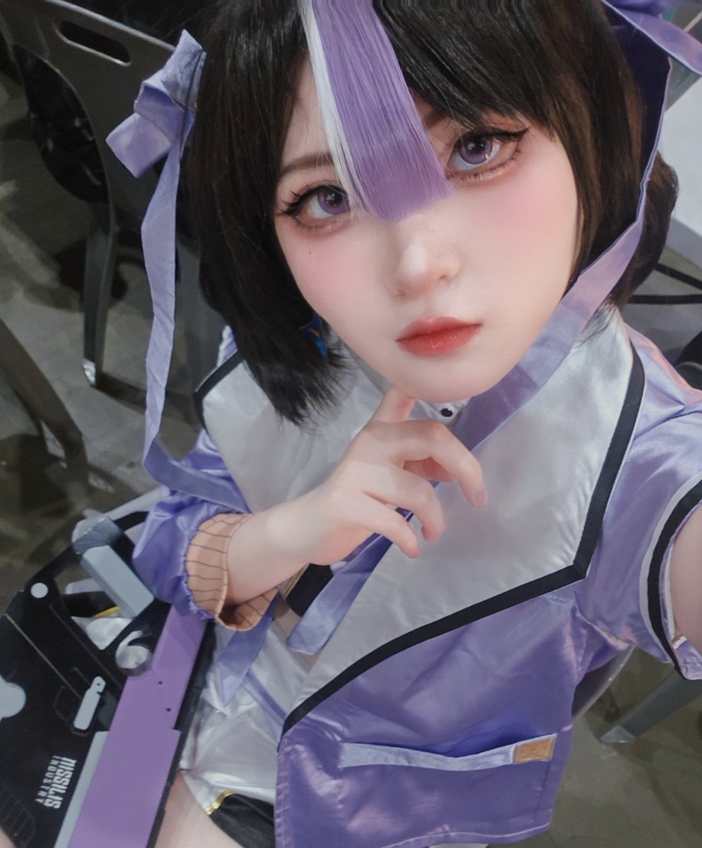 먀먐 (@glitch__cos) on Twitter photo 