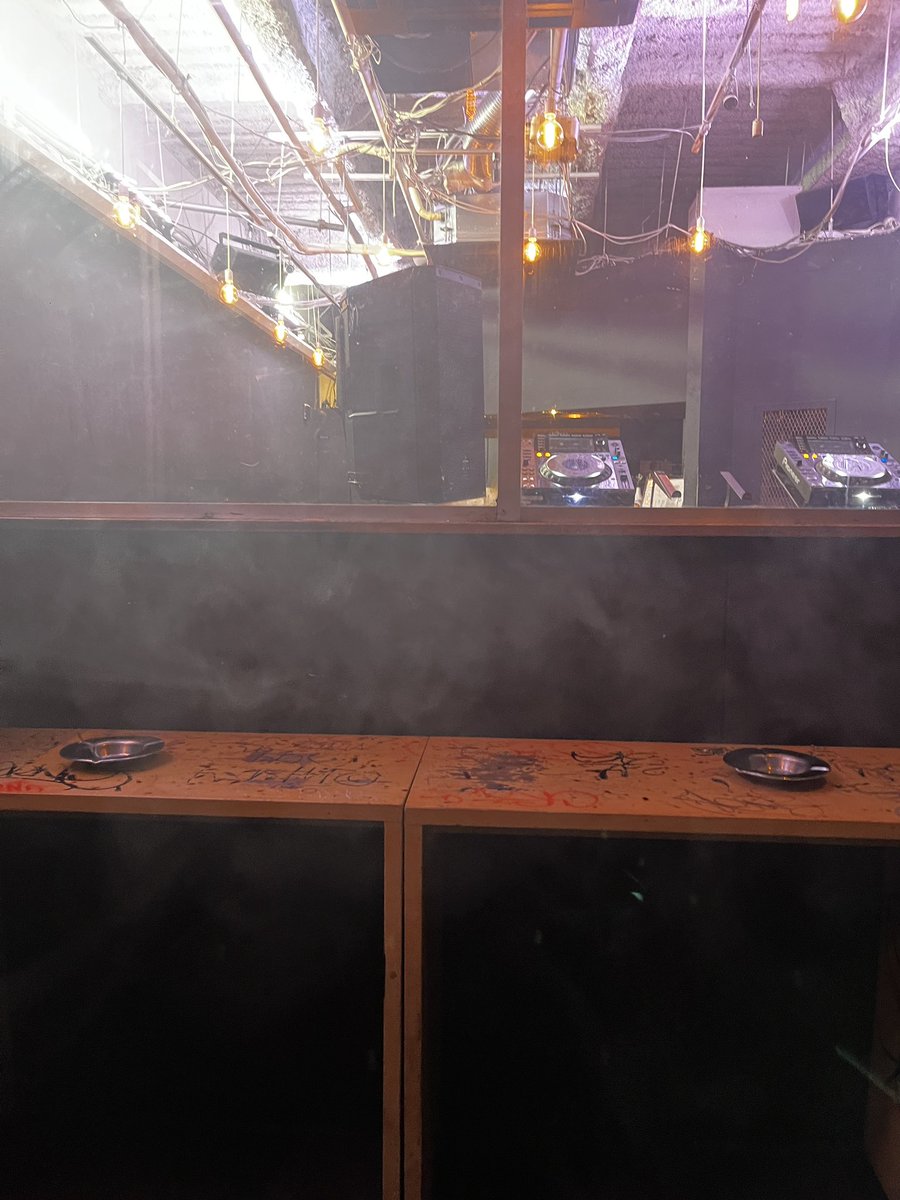 メインステージ到着(喫煙所