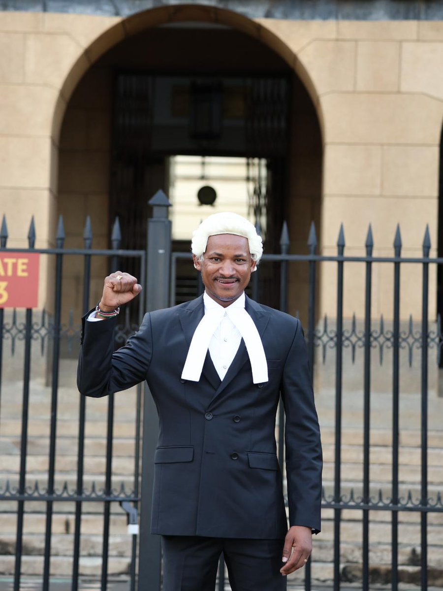 RightOwuor's tweet photo. A WIN FOR COMRADES!
Comrades are in a jolly mood after receiving the great news that one of their own Comrade Wakili Dr. Babu Owino has been admitted to the bar.
Jathiwa ochopo e bar!
#CongratulationsWakiliBabuOwino
#ComradesPower https://t.co/MJlFXZXn5X