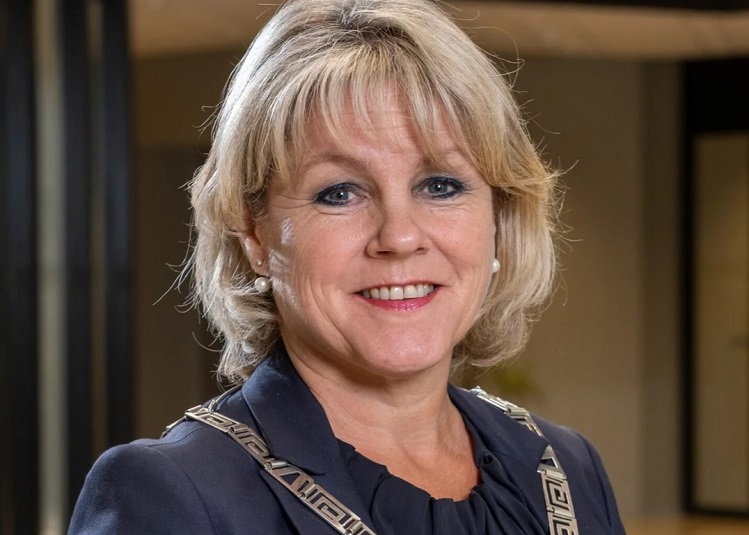 De gemeenteraad van Oldebroek adviseert positief over de herbenoeming van burgemeester Tanja Haseloop vng.nl/personalia/twe… #personalia