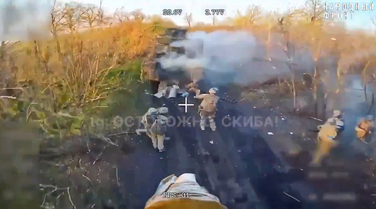 #Analyse
Im vierten Jahr des Krieges wird deutlich: Russland verfolgt das klare Ziel, den Krieg gegen die Ukraine zu gewinnen – und richtet seine gesamte Wirtschaft konsequent darauf aus.

➡️So ist der Kreml inzwischen in der Lage, täglich neben konventionellen Waffen rund 1.000