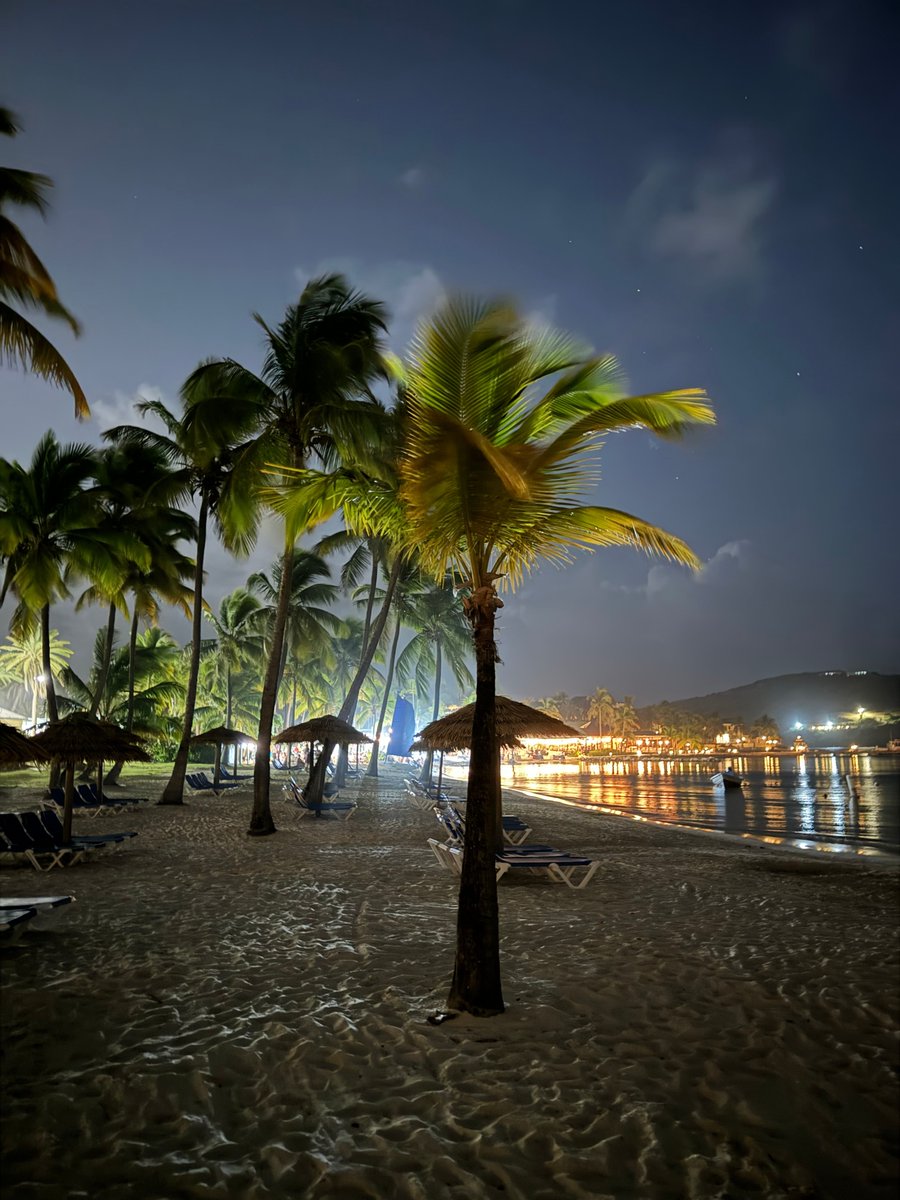 After dinner cocktail spot secured.  Have a great weekend all! 

#friday #weekend #cocktail #beach #ocean #holiday #travel