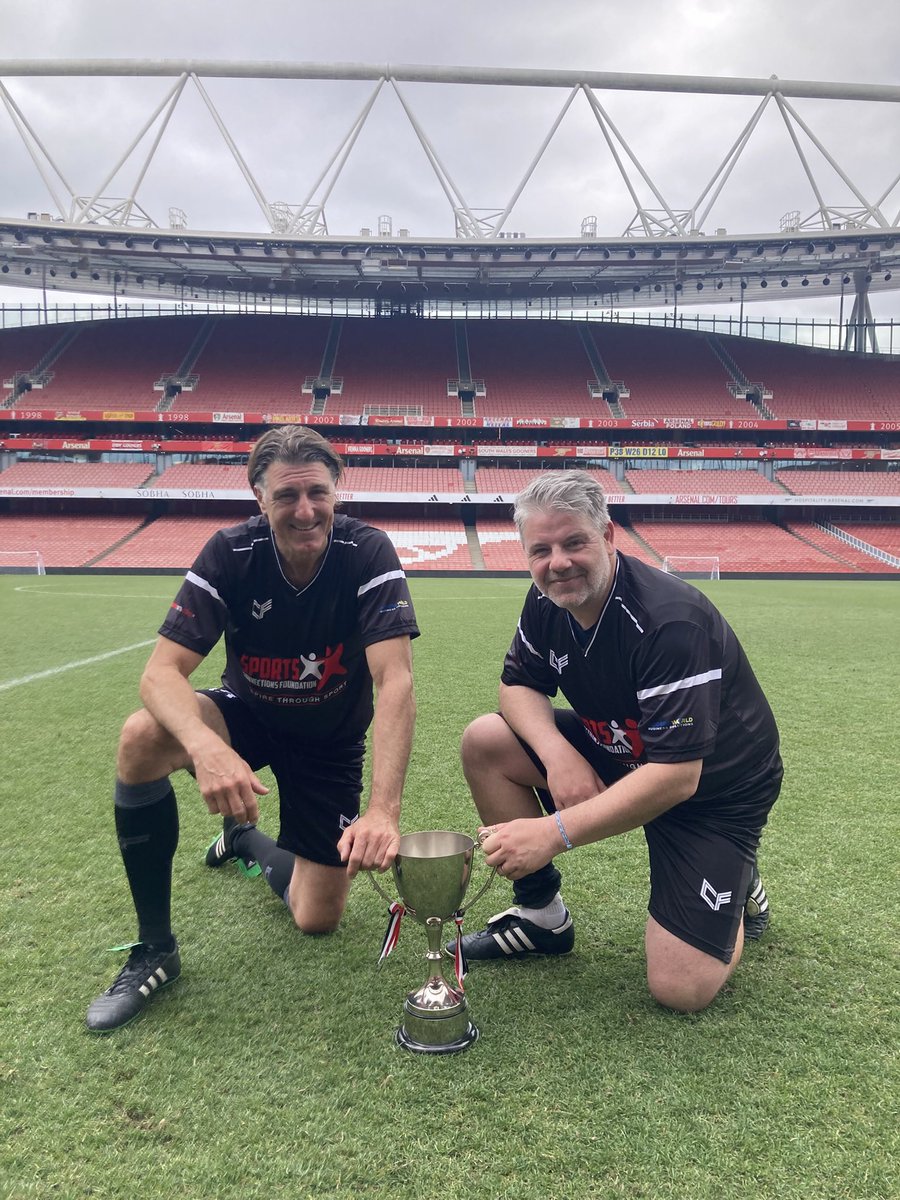 Neil MacLeod (@maccamacleod) on Twitter photo Rolled back the clock yesterday to team up again with <a href="/DeLucaCambridge/">De Luca Cucina</a> for a little kick about somewhere in North London. Still winning headers and kicking people⦠Feeling it this morning though š“š» Rolled back the clock yesterday to team up again with <a href="/DeLucaCambridge/">De Luca Cucina</a> for a little kick about somewhere in North London. Still winning headers and kicking people⦠Feeling it this morning though š“š»