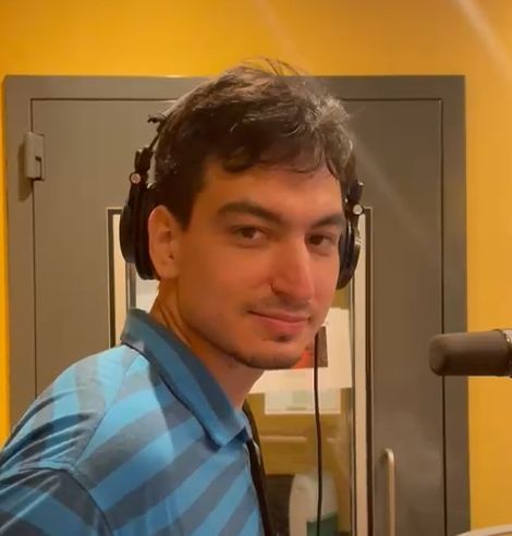 JuanMayorca_Dev's tweet photo. This week I visited @berkleevalencia in order to record some voices for some of the enemies of our game Inside the Crow's Nest, overall it was a fun experience filled with strange gutteral zombie Noises and laughs.

#GameDev #SurvivalHorror https://t.co/Z99H5KulPY