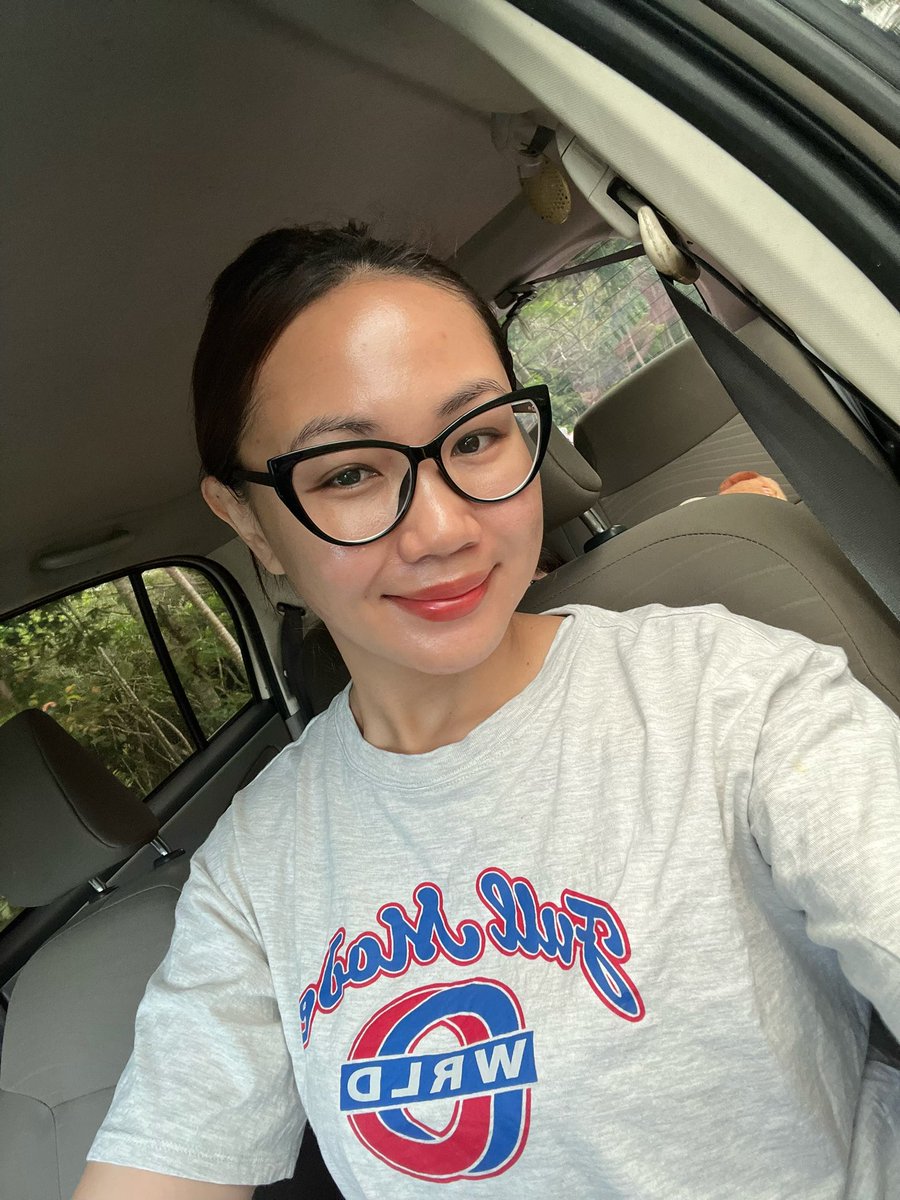 ayuaqilahj's tweet photo. Memang betul la. Nak kulit cantik tak perlu pakai banyak product pun.

Lepas i tukar my whole skincare routine and make it simple, i manage to clear my acne within a month.

Seronok betul when i finally yakin keluar rumah bare face.🥹 https://t.co/tScCx9cFaG