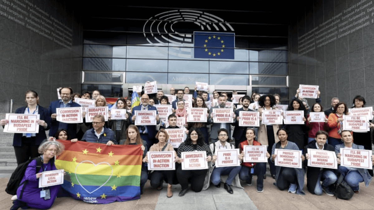 26 eurodeputati chiedono di congelare i fondi UE per l'#Ungheria e annunciano: "Saremo al Pride di Budapest" gay.it/eurodeputati-c… #Europa #UnioneEuropea