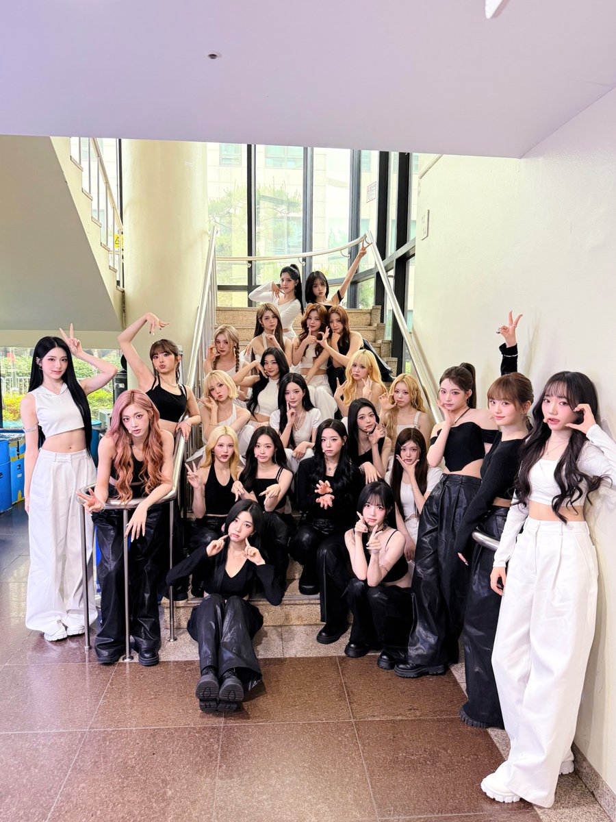 tripleS official tweet media