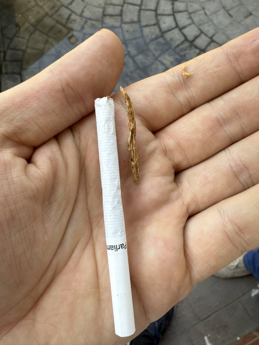 Sigaradan çıkana bak . Mangala atsam 2 kilo kanat pişiririm bununla amk. Odun mu içireceksiniz bize <a href="/philipmorrisjp/">Philip Morris Japan</a> @philipmorris