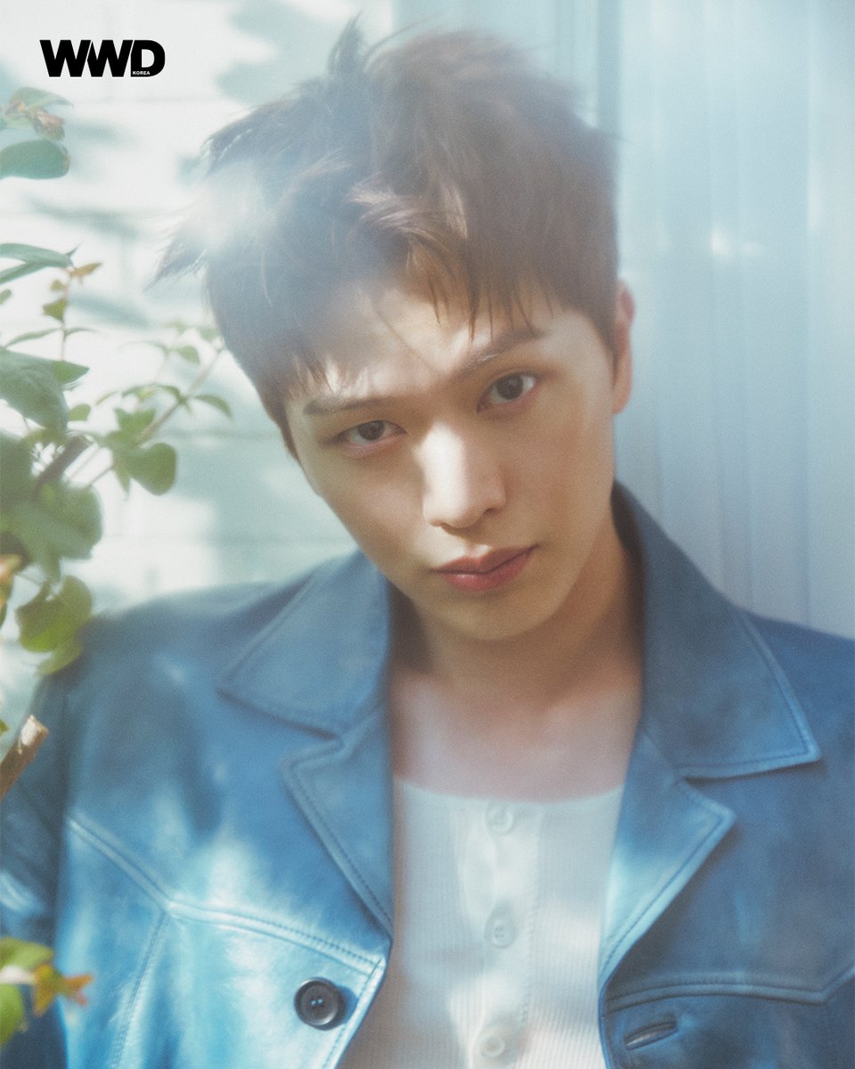 wwdkorea's tweet image. #YOOKSUNGJAE #육성재
드라마 &lt;귀궁&gt;에서 활약 중인 배우 육성재(@yook_can_do_it)는 빠르게 흐르는 시간 속에서도 현재에 충실하며, 자신만의 속도로 묵묵히 나아갑니다. 초여름 햇살이 머무는 고요한 공간에서 지금의 그를 온전히 담아낸 화보와 인터뷰를 WWD 6월호에서 확인해보세요.