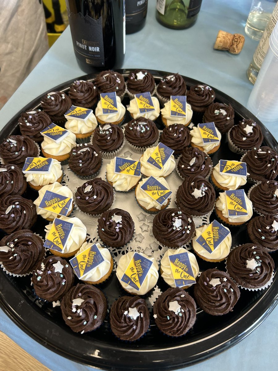 A wonderful evening celebrating the book launch of local author, Katie Allen, at Dulwich Books. 
#lovewestdulwich #westdulwich #dulwich #se21