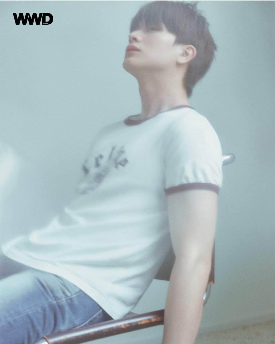 wwdkorea's tweet image. #YOOKSUNGJAE #육성재
드라마 &lt;귀궁&gt;에서 활약 중인 배우 육성재(@yook_can_do_it)는 빠르게 흐르는 시간 속에서도 현재에 충실하며, 자신만의 속도로 묵묵히 나아갑니다. 초여름 햇살이 머무는 고요한 공간에서 지금의 그를 온전히 담아낸 화보와 인터뷰를 WWD 6월호에서 확인해보세요.