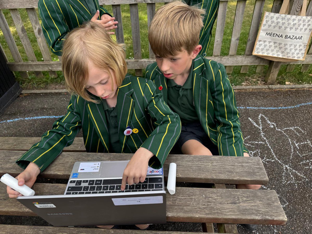 CCJuniorY2's tweet photo. #CCJYear2 boys have been  researching food chains. Looking at producers and primary, secondary and tertiary consumers. #CCJuniors #CCThrive #CCScience https://t.co/7kocJmWLgN
