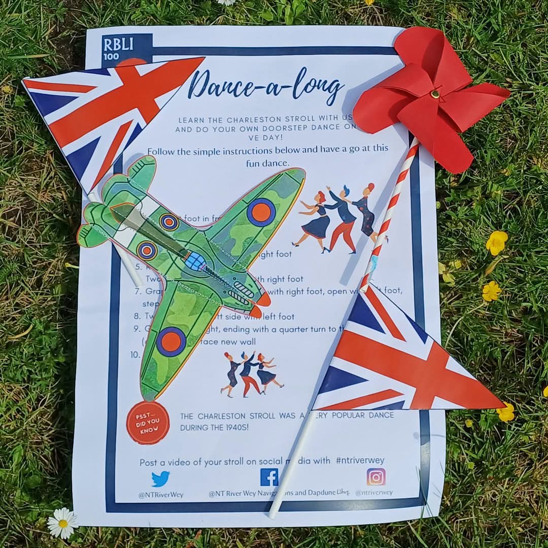 NTRiverWey's tweet photo. This May half-term (26-30) at Dapdune Wharf, follow Wilbur the Wey explorer bear's photo spotter trails which you can pick up at the Tickets and Information hut. Choose the Wharf trail or Towpath trail which takes you past Guildford's very own 'beach' and ends at Millmead Lock... https://t.co/OzUG28kEf7