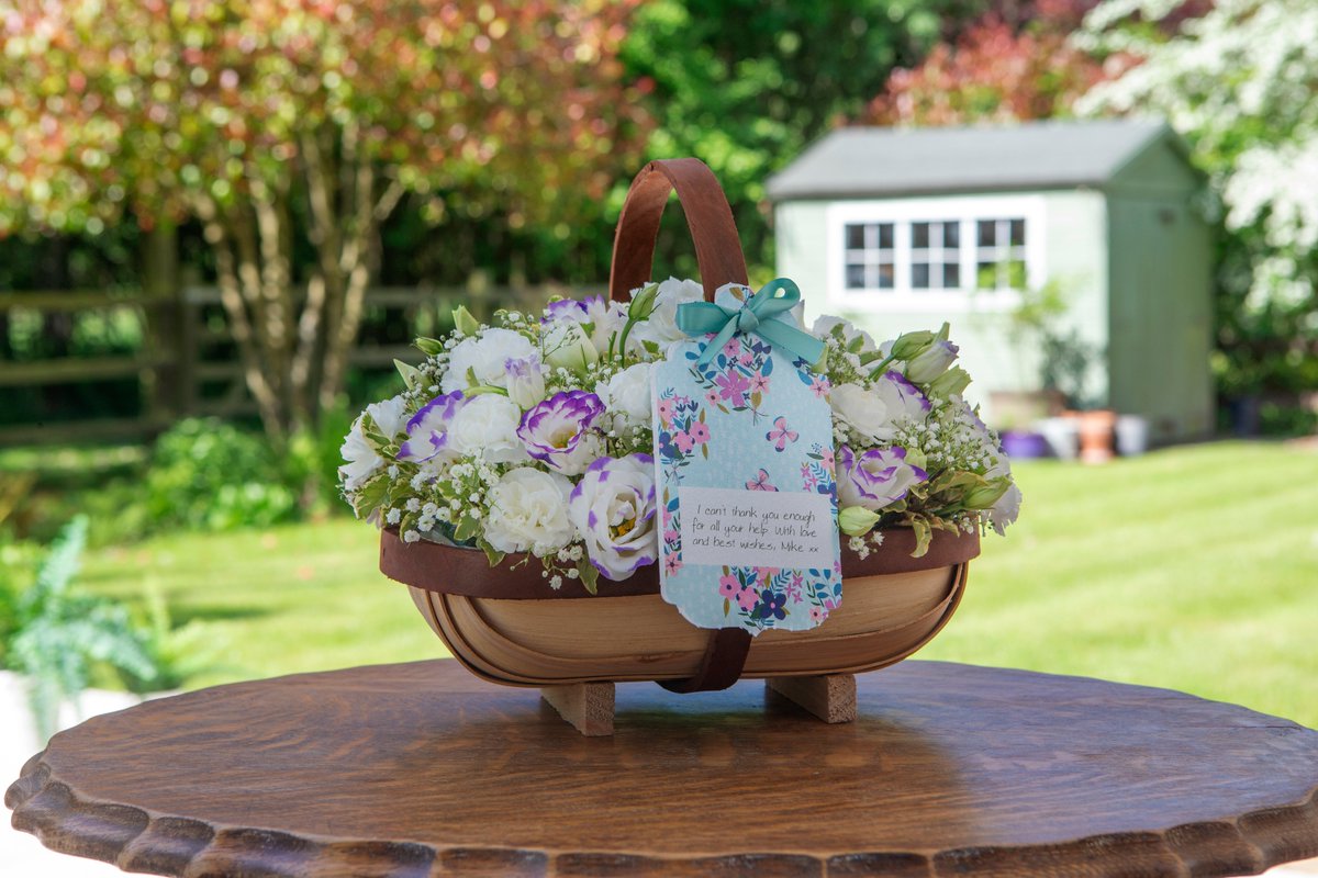 FlowercardUk's tweet photo. Bank Holiday vibes are blooming and so is our beautiful trug, soaking up the sunshine! 🌸🧺
Perfect for gifting 💐✨
Have a wonderful long weekend from all of us here at Flowercard 🌷
Link in bio.
#flowercard #letterboxflowers #flowersbypost #bankholiday #beautiful #flowergifts https://t.co/eVeLcorpiM