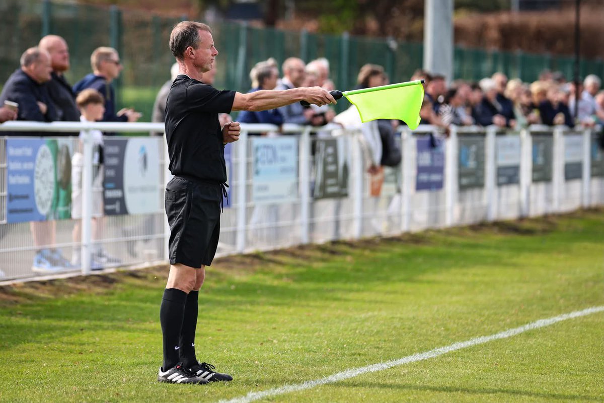 HoveyBrett's tweet image. It’s been one of the most enjoyable seasons ever this year and I have been fortunate enough to get promoted to a level 4 referee for next season. Just wanted to say a massive thanks to all the lads that have helped along the way. Looking forward to what next year brings.