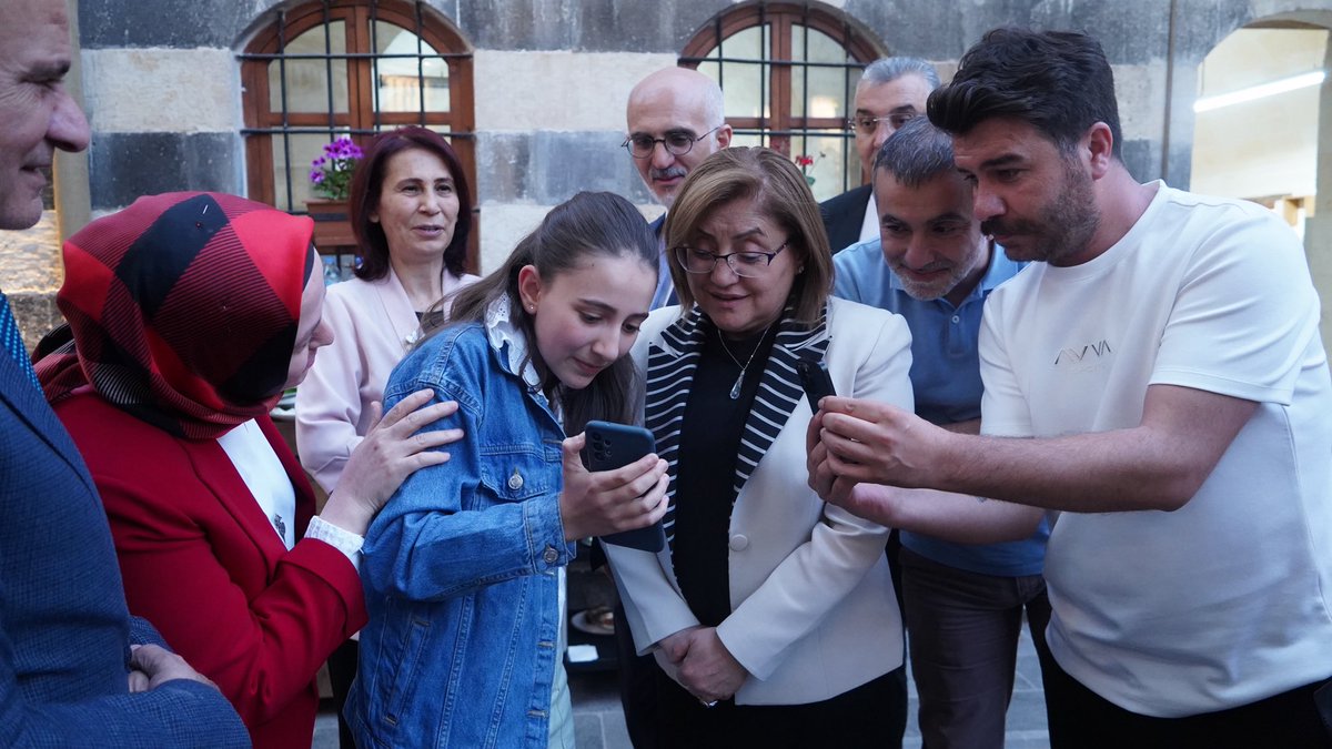 Gaziantep Büyükşehir Belediye Başkanı'mız Sn. Fatma Şahin ile eğitim öncesi yemekte buluştuk. Yapacağımız çalışmalar hakkında kendisiyle güzel bir sohbet gerçekleştirdik. Katılımlarından dolayı başkanımıza teşekkür ederiz.

@gaziantepbeld @fatmasahin