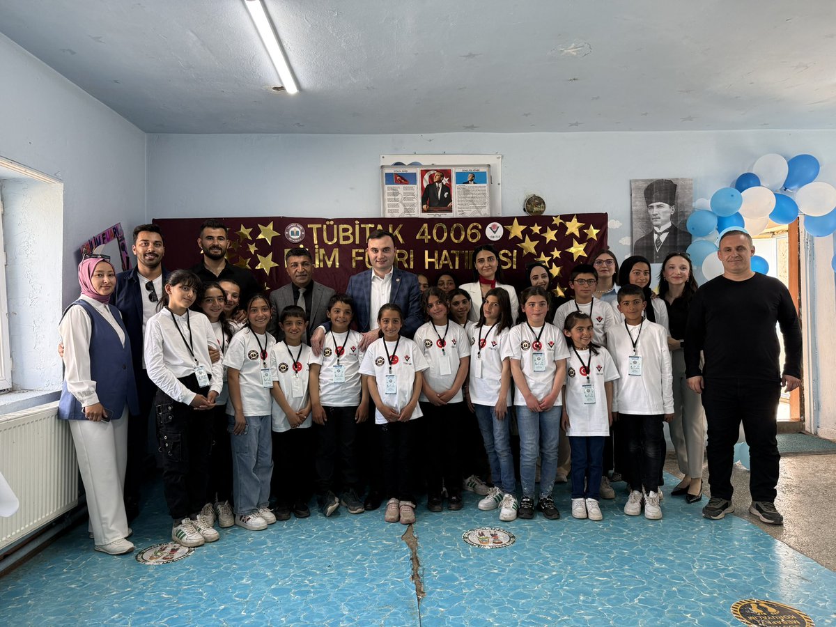 Kaymakamımız Hasan Raşit TAŞKIN, TÜBİTAK Bilim Fuarı’na Katıldı

Kaymakamımız Hasan Raşit Taşkın, ilçemizde bulunan Tekman Cumhuriyet Ortaokulu ve Yemişli Ortaokulu’nda düzenlenen TÜBİTAK 4006 Bilim Fuarı’na katılarak öğrencilerin hazırladığı projeleri inceledi.