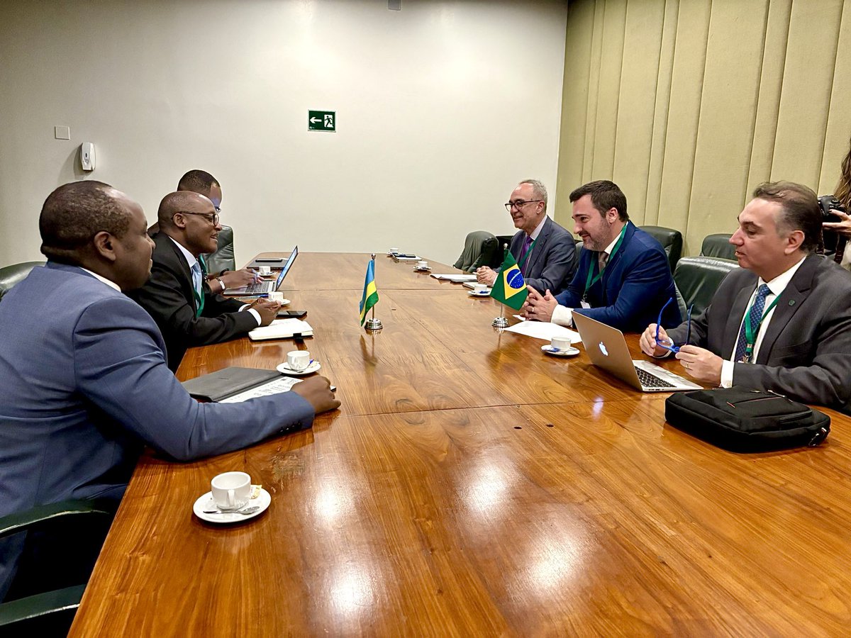 Ministry of Agriculture & Animal Resources |Rwanda (@rwandaagri) on Twitter photo On the sidelines of the #BrazilAfricaDialogue, Hon. <a href="/mcbagabe/">Mark Cyubahiro Bagabe, PhD</a> met with Carlos FƔvaro, Minister of Agriculture & Livestock of Brazil.
They discussed boosting agricultural productivity, land use, post-harvest practices, genetics, tech transfer, & training Rwandan experts in Brazil. On the sidelines of the #BrazilAfricaDialogue, Hon. <a href="/mcbagabe/">Mark Cyubahiro Bagabe, PhD</a> met with Carlos FƔvaro, Minister of Agriculture & Livestock of Brazil.
They discussed boosting agricultural productivity, land use, post-harvest practices, genetics, tech transfer, & training Rwandan experts in Brazil.