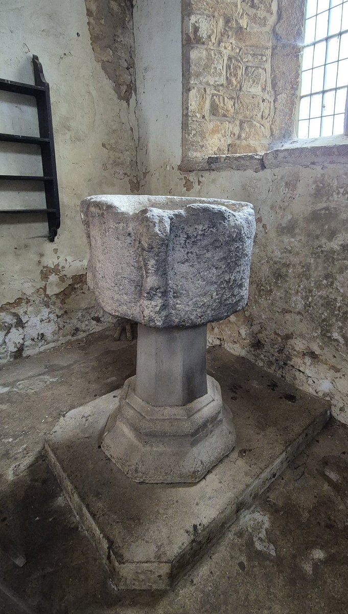 AlabasterMiss's tweet image. A selection of fine #Lincolnshire #FontsOnFriday from last weekend's @ChurchesFest. Some in splendour, some quietly enduring.