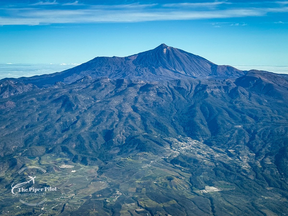 stani320's tweet photo. Vilaflor, Tenerife 🌲🌲⛰️ #vilaflor #tenerife #teide #islascanarias #avgeek #canaries #sky https://t.co/UCE8j90iCz