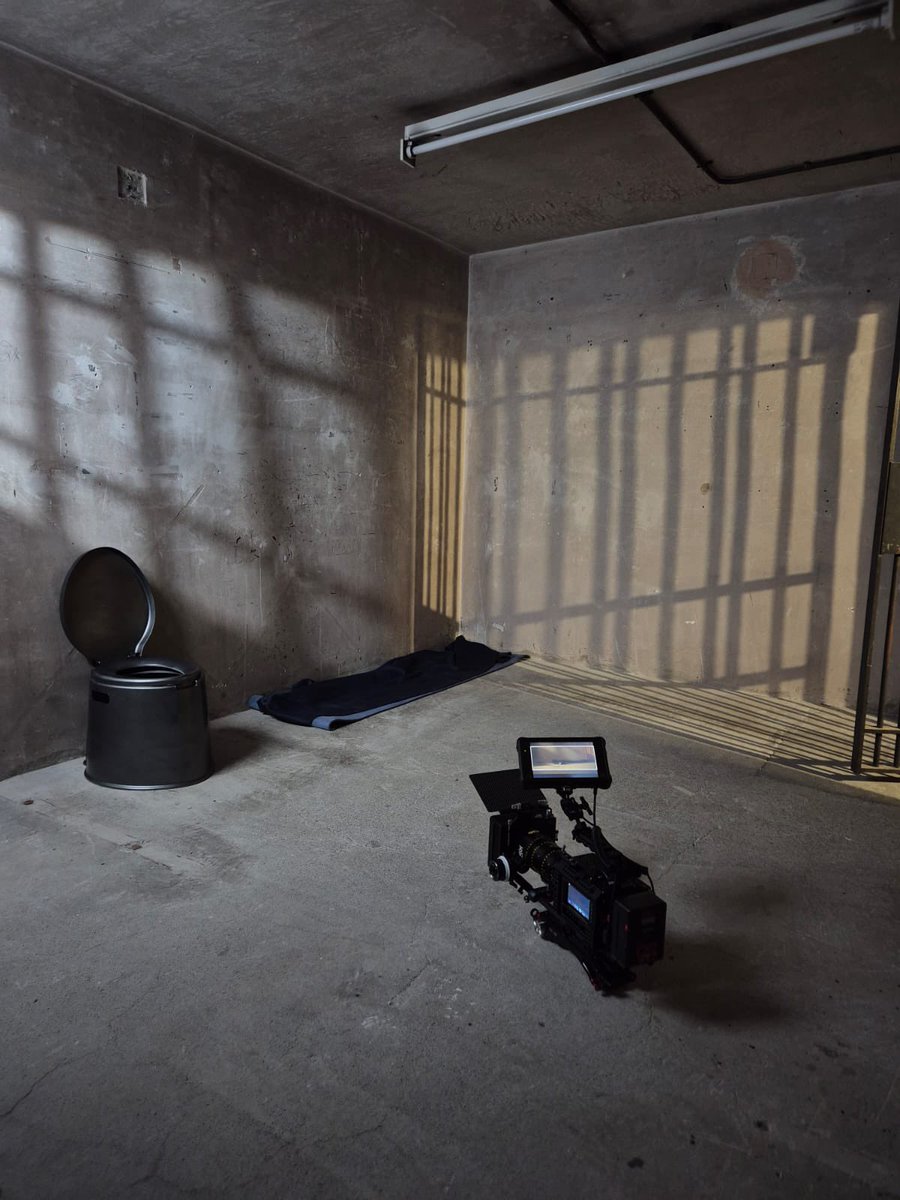 TimeAgentSeries's tweet image. Agent Mortis is imprisoned in the darkest depths of CERBERUS: a covert organisation buried beneath science, shadows, and military secrets. 

No clocks. No sunlight. No way out - or so they think…