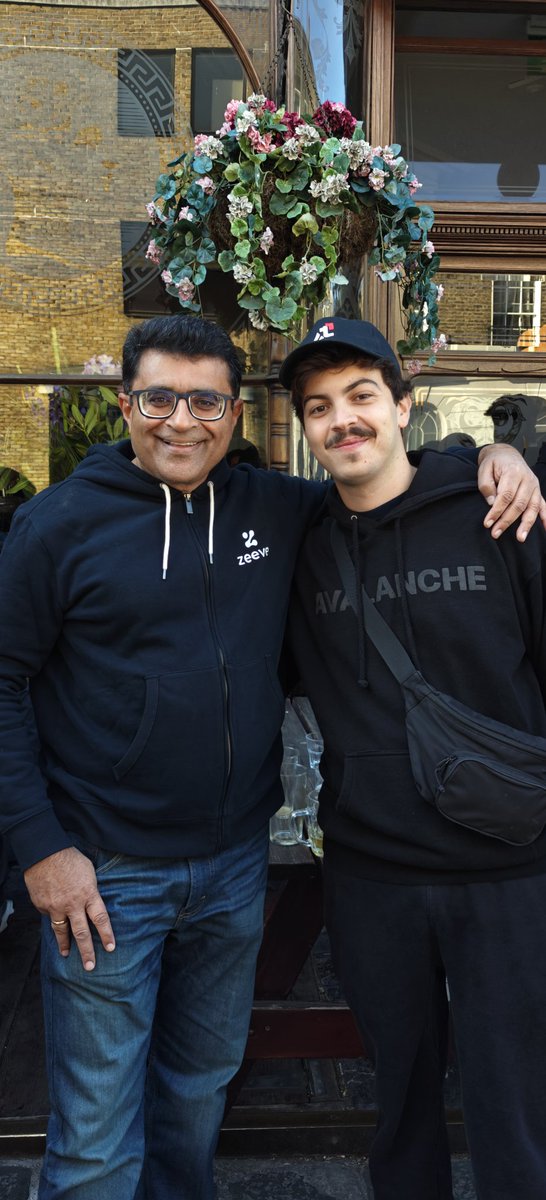 Avax for London
Job well done
Expanding Latam
Earning big jam

Great catching up with the highly energetic <a href="/pablexxeth/">pablexx 🔺</a> and learning about the Latam market for Web3.

New geographies and new markets is the new mantra :)

<a href="/0xZeeve/">Zeeve</a> <a href="/rpchamria/">Dr. Ravi Chamria | Co-founder CEO of Zeeve</a> <a href="/GhanVashishtha/">Ghan Vashishtha</a>