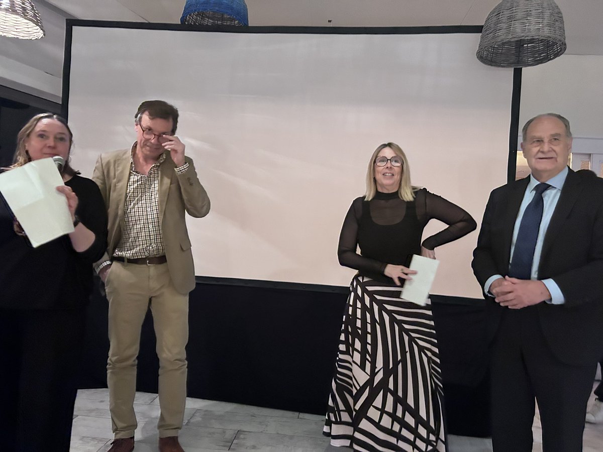 Entrega del premi al Soci d’honor al Dr. Miquel Casas. Reconeixement a una llarga i àmplia trajectòria. Mestre de mestres