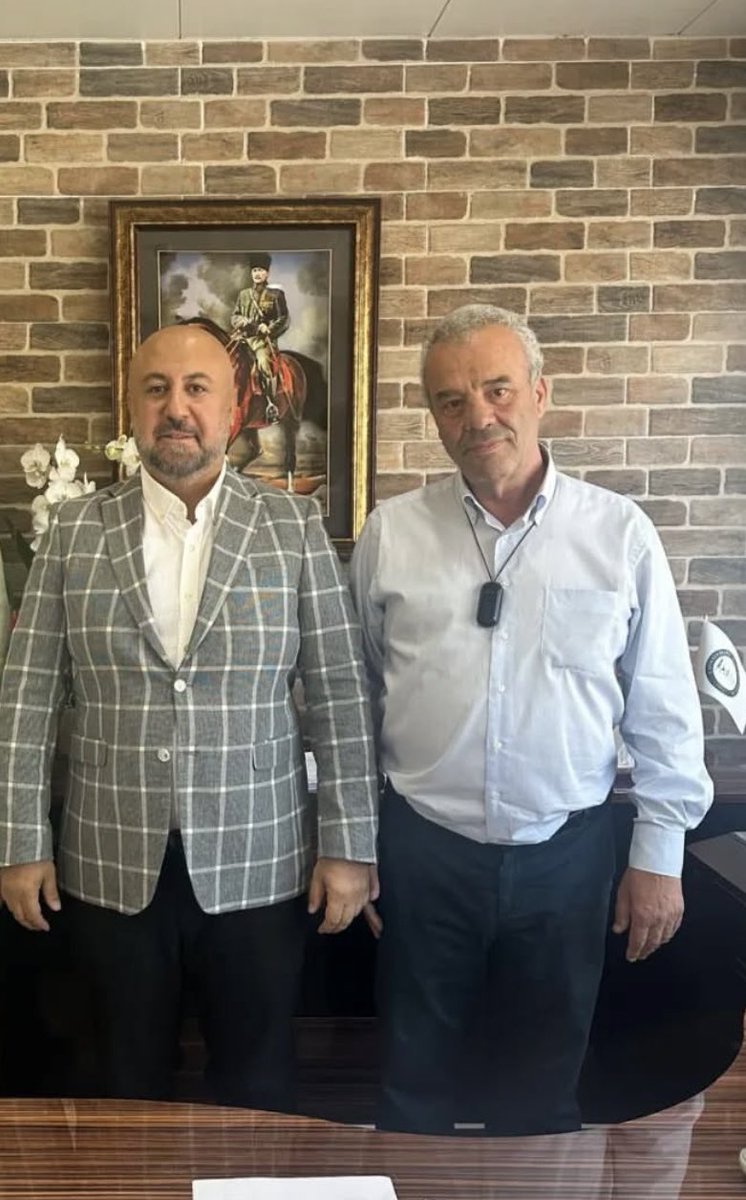 Sevgili ağabeyimiz #NACİAKIN'I kaybettik.
Bugün ikindi namazını müteakip
Karşıyaka Mezarlığına defnedeceğiz.