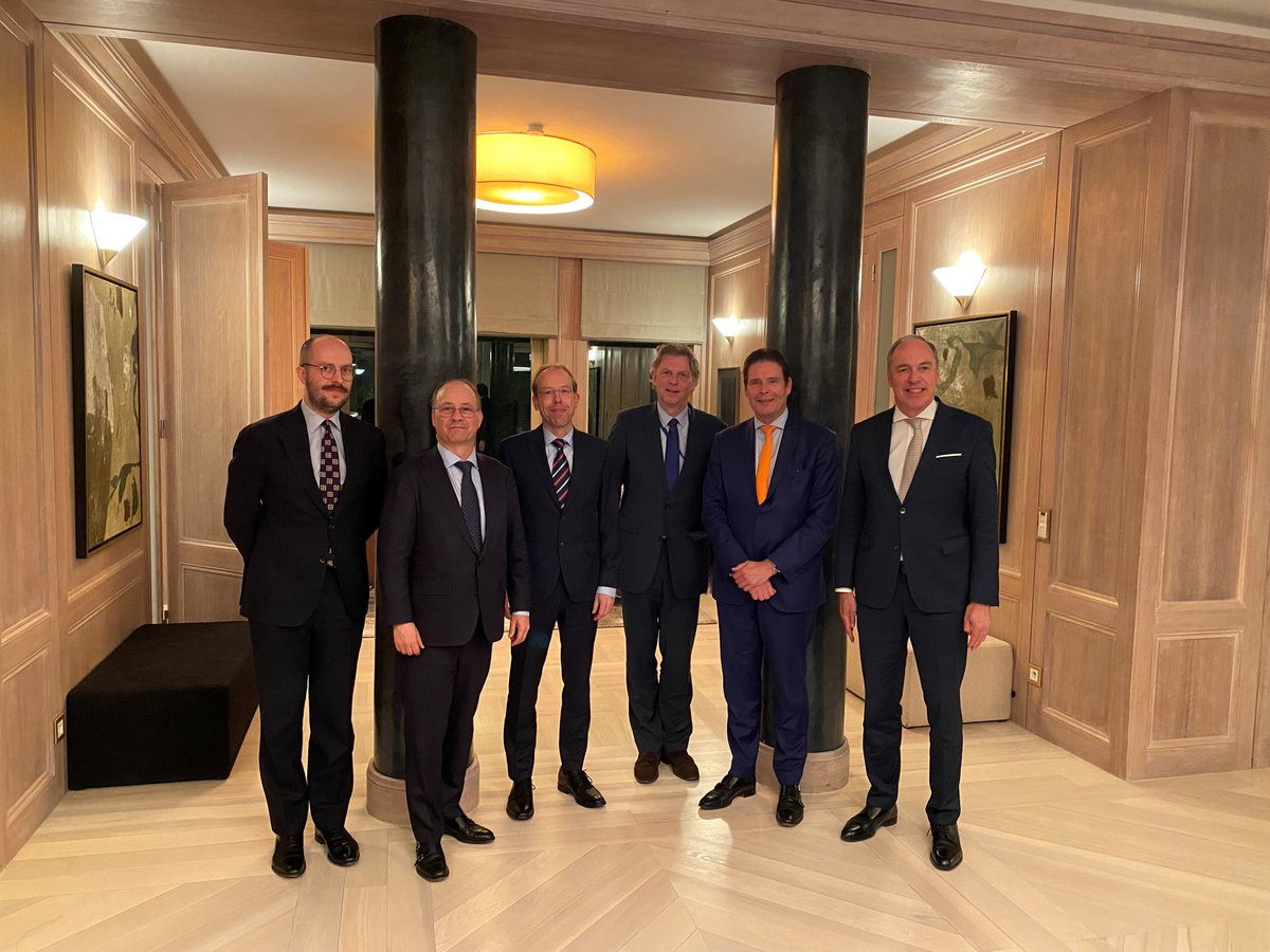 🇱🇺Delighted to host a dinner with the Secretary-General of the #Benelux Union, Mr Frans Weekers and his collaborators: Mr Michel Tilemans and Mr Yor Burlet, also in the presence of 🇧🇪Ambassador Rik Van Droogenbroeck, 🇳🇱Deputy Head of Mission Taco Stoppets.