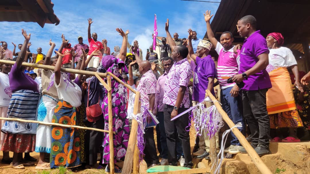 jumaramadhanACT's tweet photo. Katibu Mkuu wa ACT Wazalendo Ndugu Ado Shaibu amefanya ziara ya Kata kwa Kata kukagua uhai wa Chama katika Jimbo la Same Mashariki kwa kutembelea Kata za Bombo, Vuje, Mtii, Lugulu, Miamba na Ndungu leo tarehe 22 Mei 2025. https://t.co/LuUaCn9px1