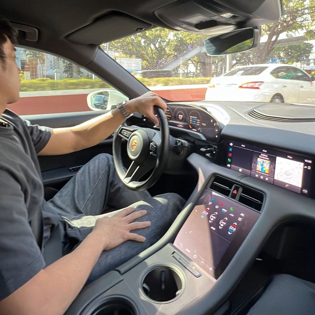 cerelleaxi's tweet photo. porsche fort myers? 🤩 congrats, daviddddd! well deserved! 💪🏻 https://t.co/bHESk3A7k6
