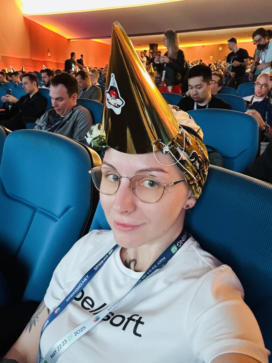 cat_edelveis's tweet image. 🦄 #springio25