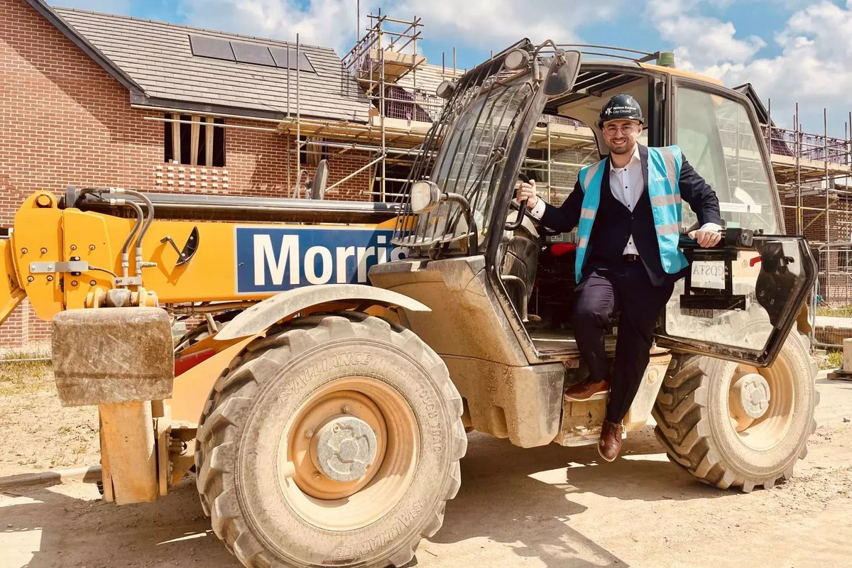 🏫 City Council announces two major new schools in growing areas of the city 🏫 

Full Story: buff.ly/OBuuxEr