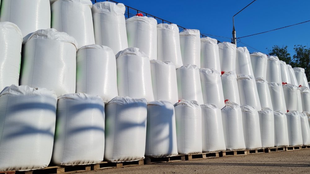 Fin de partie pour les engrais russes!
Assez de financer l’agression de #Poutine à coups de sacs d’urée et de nitrate.

L’#UE frappe fort : +50 % de droits de douane sur les produits agricoles russes.
Fini le dumping toxique qui tue nos filières et engraisse l’économie de guerre