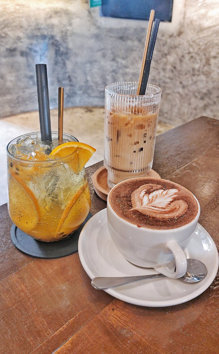 两杯水的习惯，咖啡不算😂