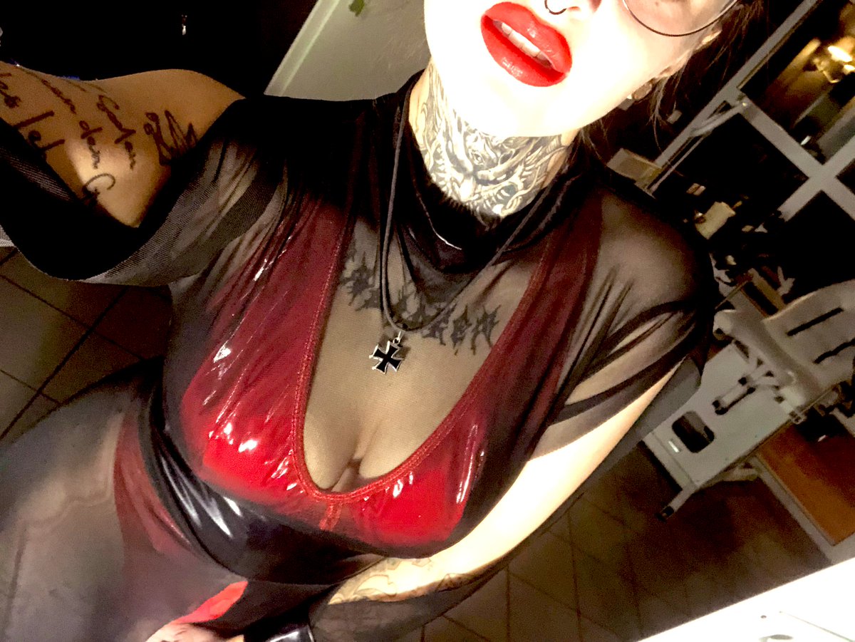 Brave Sklaven, dürfen heute noch in Wiesbaden dienen ❤️‍🔥