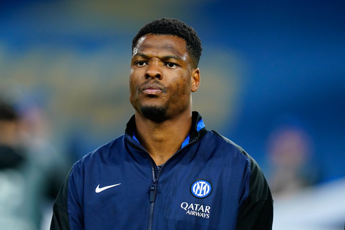 ActuFoot_'s tweet image. 🚨 𝗟’𝗜𝗡𝗧𝗘𝗥 𝗠𝗜𝗟𝗔𝗡 𝗩𝗔 𝗙𝗔𝗜𝗥𝗘 𝗧𝗢𝗨𝗥𝗡𝗘𝗥 𝗖𝗘 𝗦𝗢𝗜𝗥 𝗙𝗔𝗖𝗘 𝗔̀ 𝗖𝗢𝗠𝗢 𝗔𝗟𝗢𝗥𝗦 𝗤𝗨𝗘 𝗟𝗘 𝗧𝗜𝗧𝗥𝗘 𝗦𝗘 𝗝𝗢𝗨𝗘 𝗘𝗡 𝗜𝗧𝗔𝗟𝗜𝗘 🇮🇹… 
 
Sont prévus sur le banc :

▫️Lautaro Martinez 🇦🇷
▫️Marcus Thuram 🇫🇷
▫️Nicolo Barella 🇮🇹
▫️Denzel Dumfries 🇳🇱…