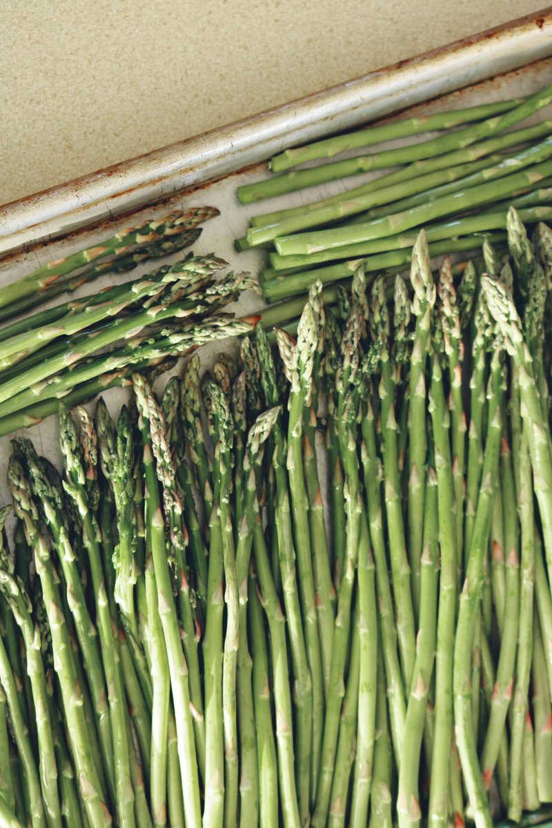 Happy Friday, Dorset home cooks! 🎉 Weekend BBQ plans? Let's get creative with #FreeFromBBQ using local May produce!

Grilled Asparagus &amp; Radish Skewers?
Smoked Paprika &amp; Pea "Patties"?
Charred Spring Cabbage?

#DorsetFood #HomeCooks #FreeFrom #MayCooking #SustainableEating