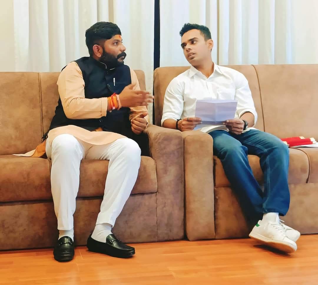 BhupendPatidar's tweet photo. शुभ जन्मदिन 
प्रिय @ks_chauhan23   जी भैया ❤️
ईश्वर आपको हमेशा खुश रखे 🥰 https://t.co/V2K3N2QPOS