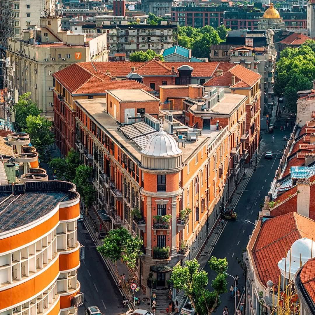 IPMSChina's tweet photo. We designed the contest medal of this year. Inspiration comes from an old build, the 114-year-old Bagong House, Russian style apartment build in the city. https://t.co/x1E2if8pXY