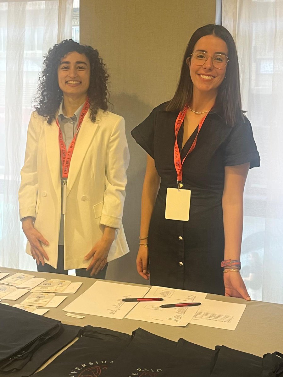 L2 Writing Research Seminar (@l2wseminar) on Twitter photo If you need any help, find our two amazing graduate students Maria and <a href="/alba_canovasm/">Alba Cánovas</a>
They will be around assisting anyone who needs a helping hand!
#L2WRSeminar If you need any help, find our two amazing graduate students Maria and <a href="/alba_canovasm/">Alba Cánovas</a>
They will be around assisting anyone who needs a helping hand!
#L2WRSeminar