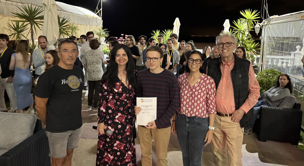 ICMol (@icmol_uv) on Twitter photo Congratulations to the winners of #ESMolNa2025!
Best Oral Communications have been awarded by the <a href="/RSEQUIMICA/">RSEQ</a> <a href="/_GENAM/">GENAM RSEQ-RSEF</a>
Great to see emerging voices making their mark in #Nanoscience!
<a href="/GuillermoGTenes/">Guillermo Gómez Tenés</a> <a href="/FuniMat/">FuniMat</a> <a href="/uclm_es/">Universidad de Castilla-La Mancha</a> <a href="/JagiellonskiUni/">Uniwersytet Jagielloński</a> <a href="/UV_EG/">Universitat València</a> Congratulations to the winners of #ESMolNa2025!
Best Oral Communications have been awarded by the <a href="/RSEQUIMICA/">RSEQ</a> <a href="/_GENAM/">GENAM RSEQ-RSEF</a>
Great to see emerging voices making their mark in #Nanoscience!
<a href="/GuillermoGTenes/">Guillermo Gómez Tenés</a> <a href="/FuniMat/">FuniMat</a> <a href="/uclm_es/">Universidad de Castilla-La Mancha</a> <a href="/JagiellonskiUni/">Uniwersytet Jagielloński</a> <a href="/UV_EG/">Universitat València</a>