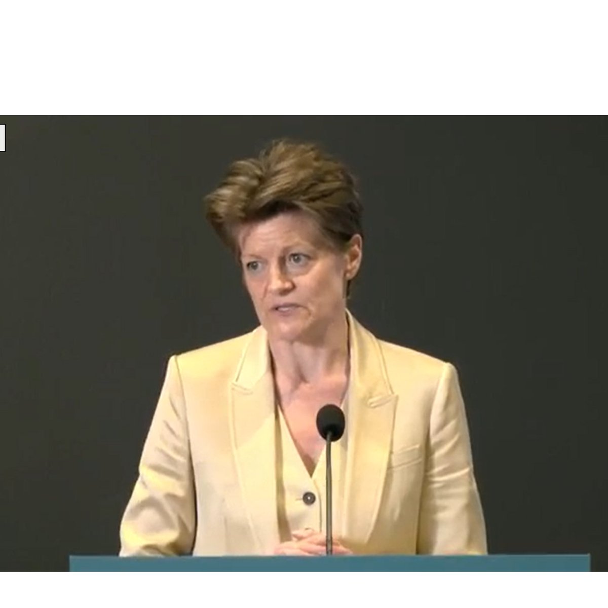 Overlægeforeningen (@overlgeforening) on Twitter photo "En af de største udfordringer i sundhedsvæsenet er manglen på speciallæger. Lige nu mangler vi 2000. Samtidig venter nyuddannede læger på at komme videre. Der skal oprettes 200 ekstra hoveduddannelsesstillinger" siger <a href="/Camilla_Rathcke/">Camilla Rathcke</a> på <a href="/laegeforeningen/">Lægeforeningen</a> repræsentantskabsmøde "En af de største udfordringer i sundhedsvæsenet er manglen på speciallæger. Lige nu mangler vi 2000. Samtidig venter nyuddannede læger på at komme videre. Der skal oprettes 200 ekstra hoveduddannelsesstillinger" siger <a href="/Camilla_Rathcke/">Camilla Rathcke</a> på <a href="/laegeforeningen/">Lægeforeningen</a> repræsentantskabsmøde