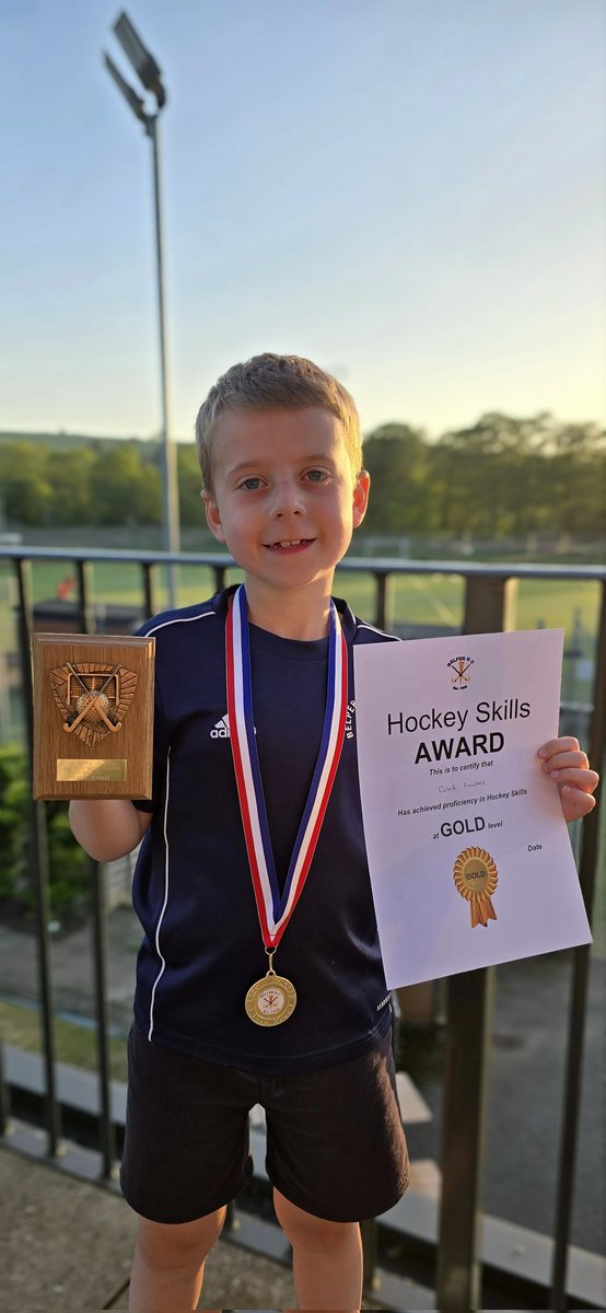 📢 A huge congratulations to Caled for achieving a gold award for his stick skills AND the coach's award for most improved player this season!!🏑👌👊
<a href="/BelperHockeyMen/">Belper Hockey Club</a> <a href="/Belperlhc/">Belper Ladies Hockey Club</a>