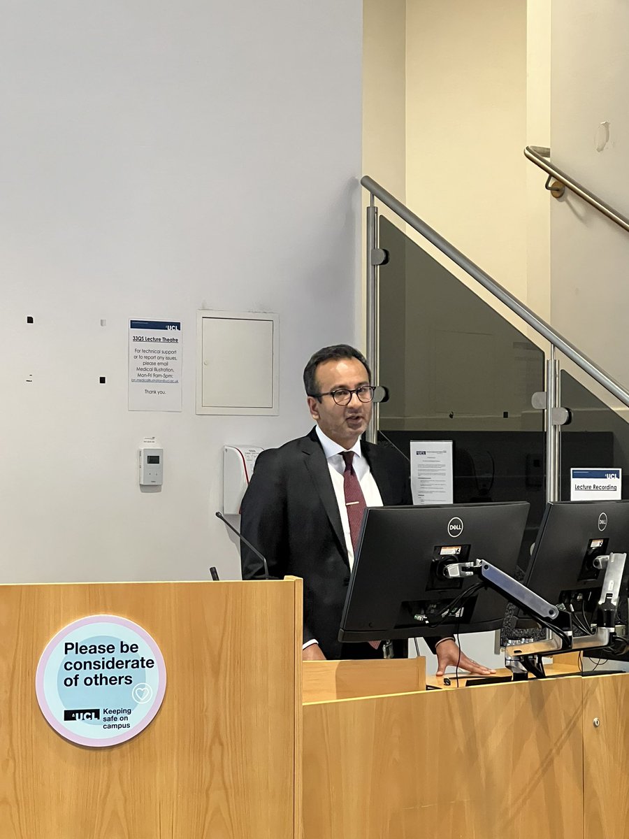 QSReview's tweet image. Our second talk of the spine section is being delivered by Mr Haq, who is discussing exam-focused knowledge on spinal infections