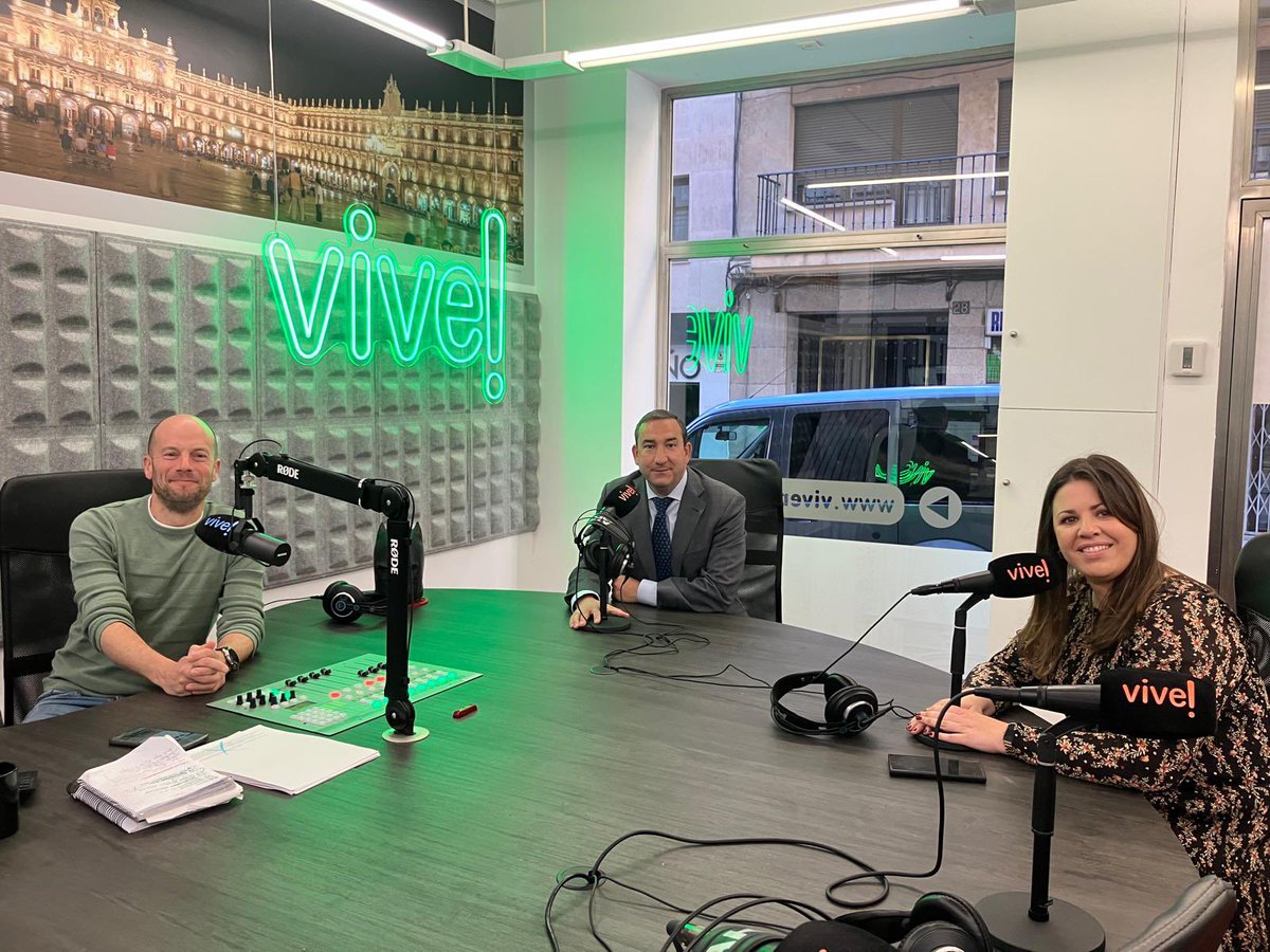 Hablamos de 🐂 en <a href="/viveradio_sal/">Vive Radio Salamanca</a> con <a href="/felixrivas1/">Félix Rivas</a> y <a href="/Paula_Zorita/">Paula Zorita 🇪🇸</a> porque hoy se entrega el 48 #TorodeOro a <a href="/garcigrande/">Justo Hdez</a> . Un reconocimiento a todos los ganaderos de lidia que se dejan la piel para criar ejemplares que nos emocionan en la Plaza