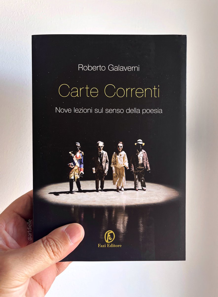 Per #MondoDiVersi, vi presento “Carte Correnti. Nove lezioni sul senso della poesia” di Roberto Galaverni. Un viaggio profondo e illuminante nel cuore della poesia, tra riflessioni sul suo significato e analisi di grandi autori. Nove lezioni che esplorano il linguaggio,