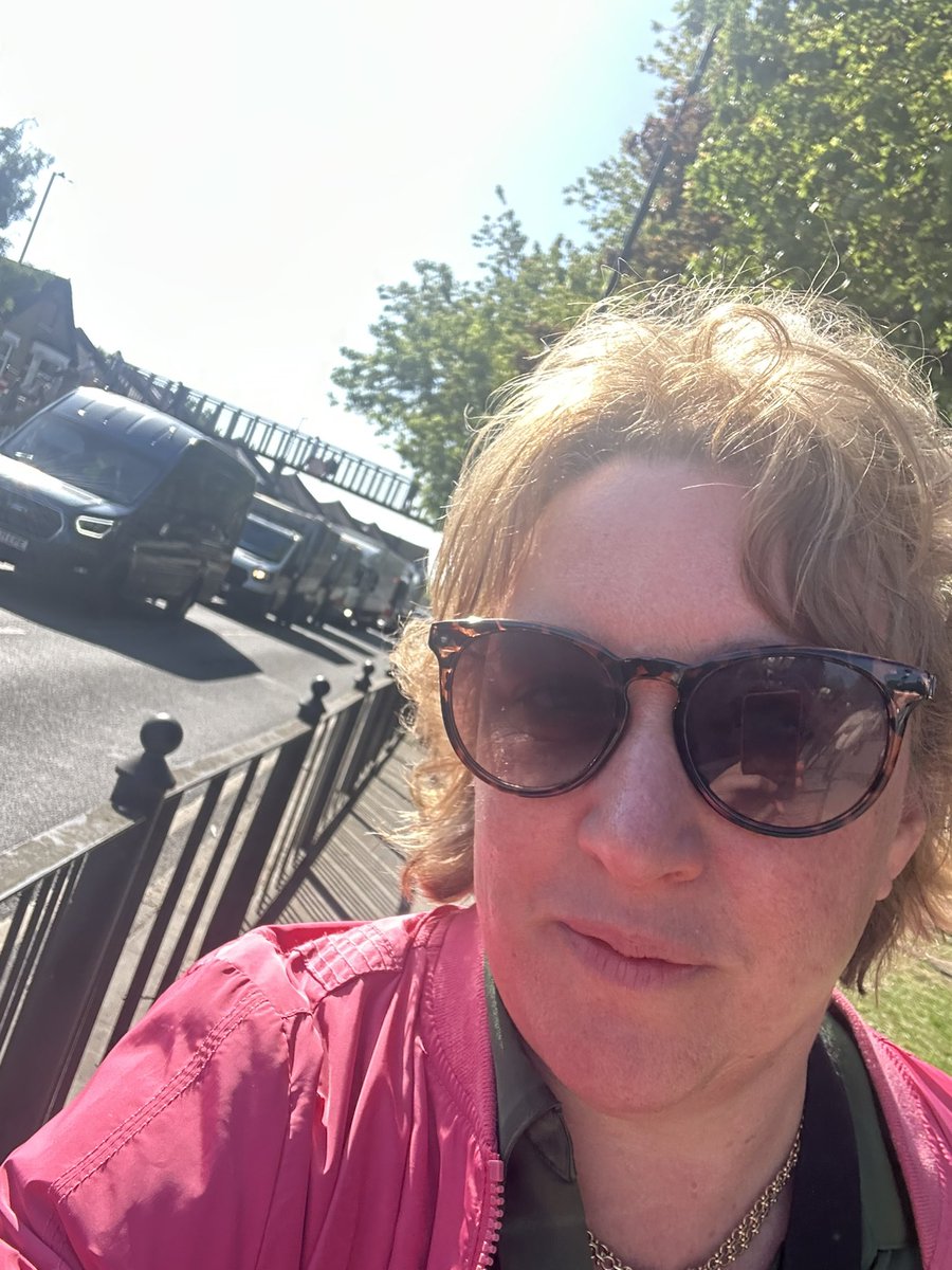Running to school holding my daughter’s hand and carrying a banana this AM (we’ve already been in once, forgot snack!) 

We catch up with another dad who’s running with his daughter. 

“Thanks for doing the freedom-of information request for the camera on the junction!” I … /1