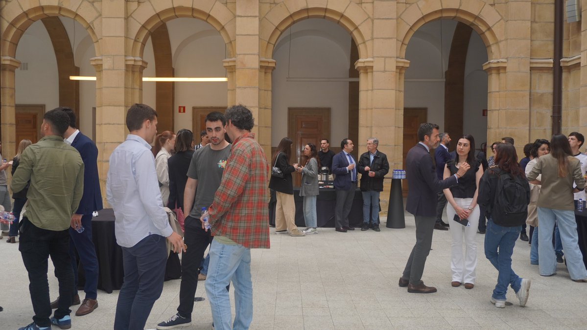 itsaslurraEJGV (@itsaslurraejgv) on Twitter photo 🚢 El director de Desarrollo Litoral, Puertos y Asuntos Marítimos. Koldo Goitia, ha destacado en la clausura del XI Foro Marítimo Deusto que el sector marítimo-portuario necesita relevo generacional, juristas y profesionales del comercio global.
<a href="/deusto/">Universidad Deusto - Deustuko Unibertsitatea</a>
🔗irekia.euskadi.eus/es/news/101876 🚢 El director de Desarrollo Litoral, Puertos y Asuntos Marítimos. Koldo Goitia, ha destacado en la clausura del XI Foro Marítimo Deusto que el sector marítimo-portuario necesita relevo generacional, juristas y profesionales del comercio global.
<a href="/deusto/">Universidad Deusto - Deustuko Unibertsitatea</a>
🔗irekia.euskadi.eus/es/news/101876